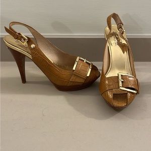 Retired Michael Kors Niki Platform - size 8